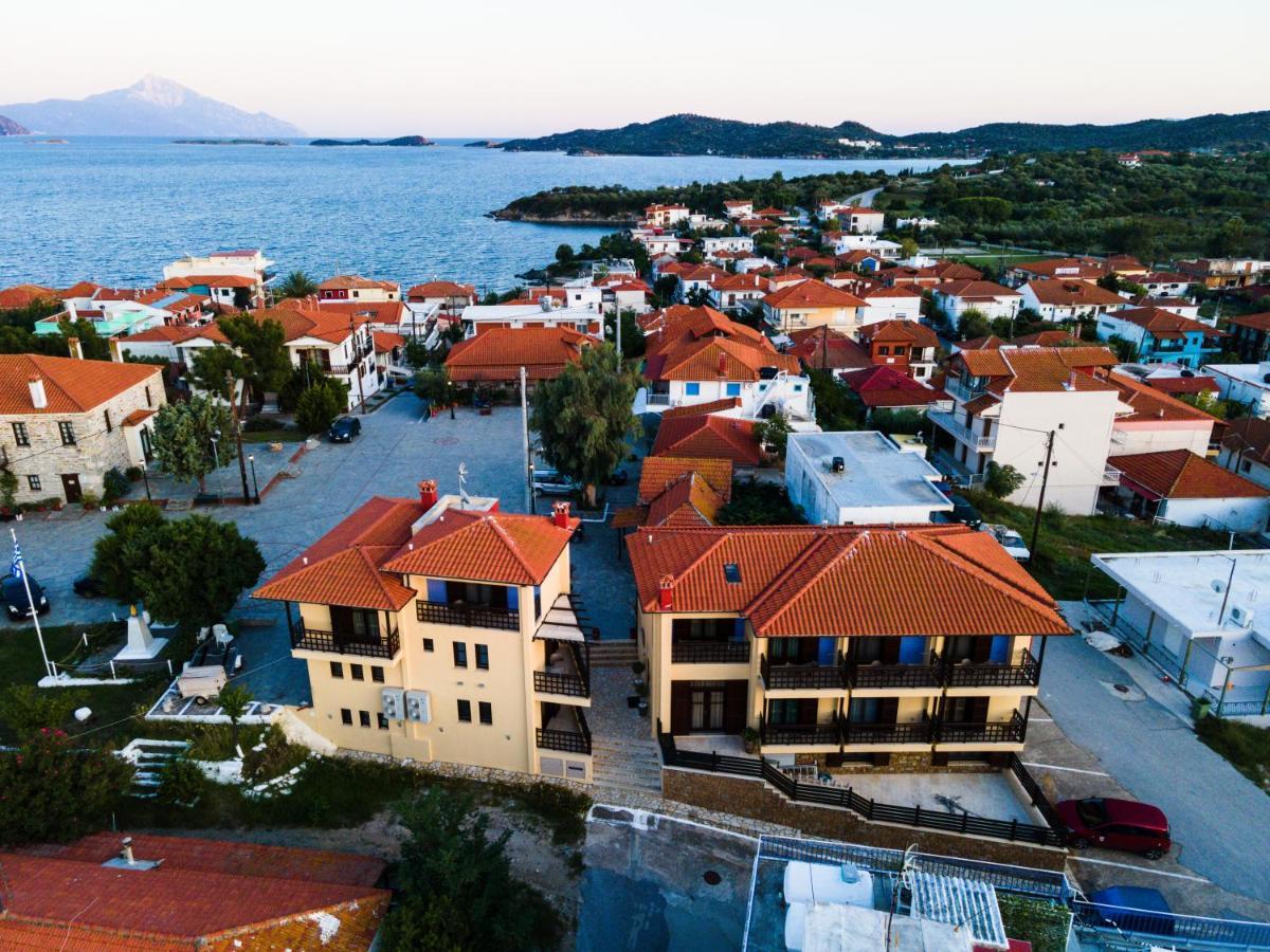Helianthus Guesthouse Амолиани Экстерьер фото