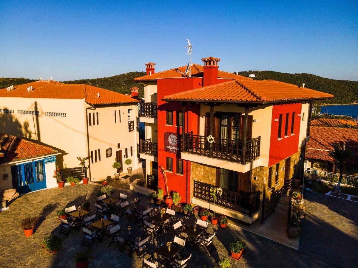 Helianthus Guesthouse Амолиани Экстерьер фото